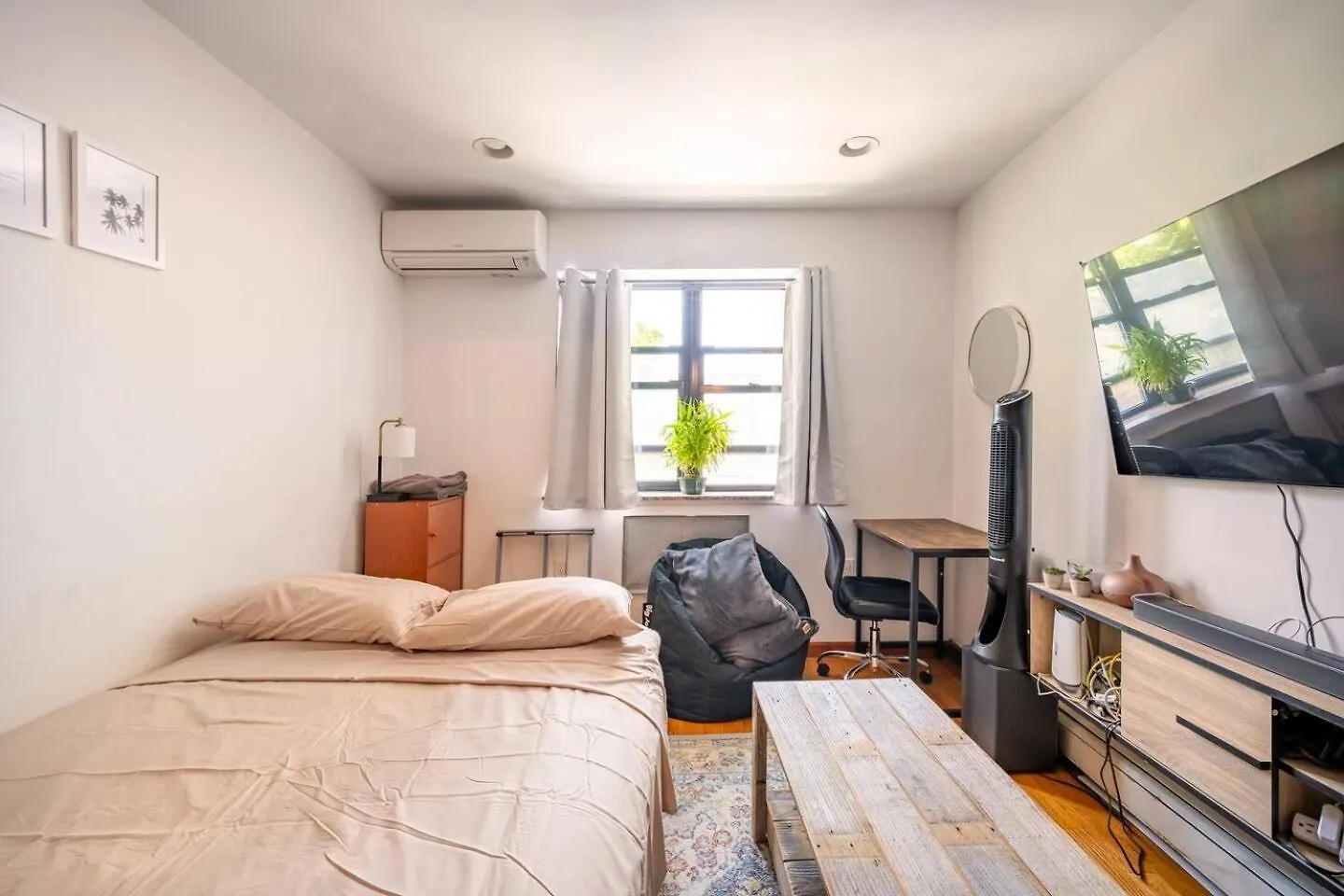 Best Location In Queens, Everything Is Near By New York États-Unis