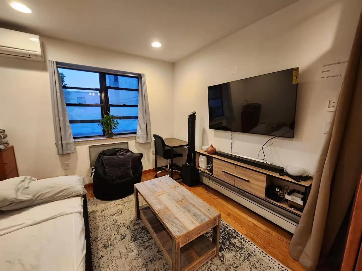 Best Location In Queens, Everything Is Near By New York États-Unis